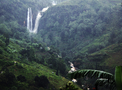 Cascate a sud di Ella.