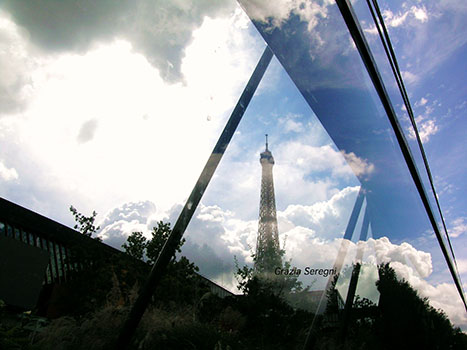 Torre Eiffel vista dal Museo Brandly.