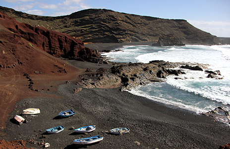 Lanzarote. El Puerto scorcio panoramico dalla passeggiata verso il lago de los Clicos. 