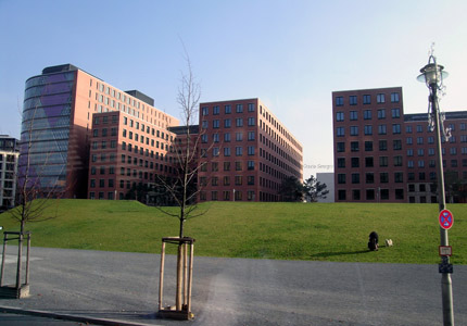 La moderna Berlino dei quartieri residenziali, firmati dai più celebri architetti di tutto il mondo.