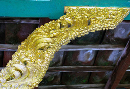 Bali tempio sofffitti 7 oro