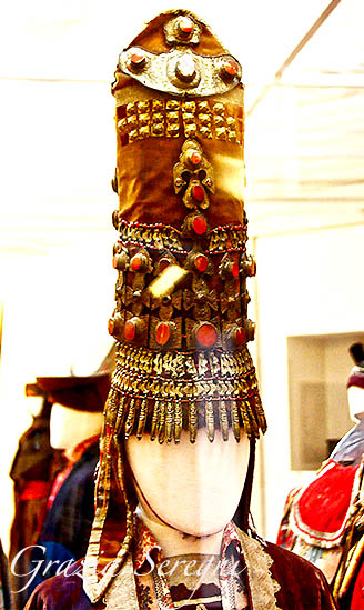 a S Pietroburgo Museo di Antropologia copricapo copia