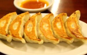 l'offerta gastronomica del Kanto non si esaurisce nella capitale: i gyoza della città di Utsunomiya, nella prefettura di Tochigi,
